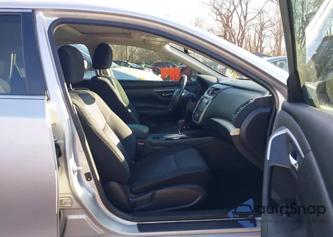 2016 Nissan Altima 2.5 Sv z USA, uszkodzony, nr VIN 1N4AL3AP6GC142635